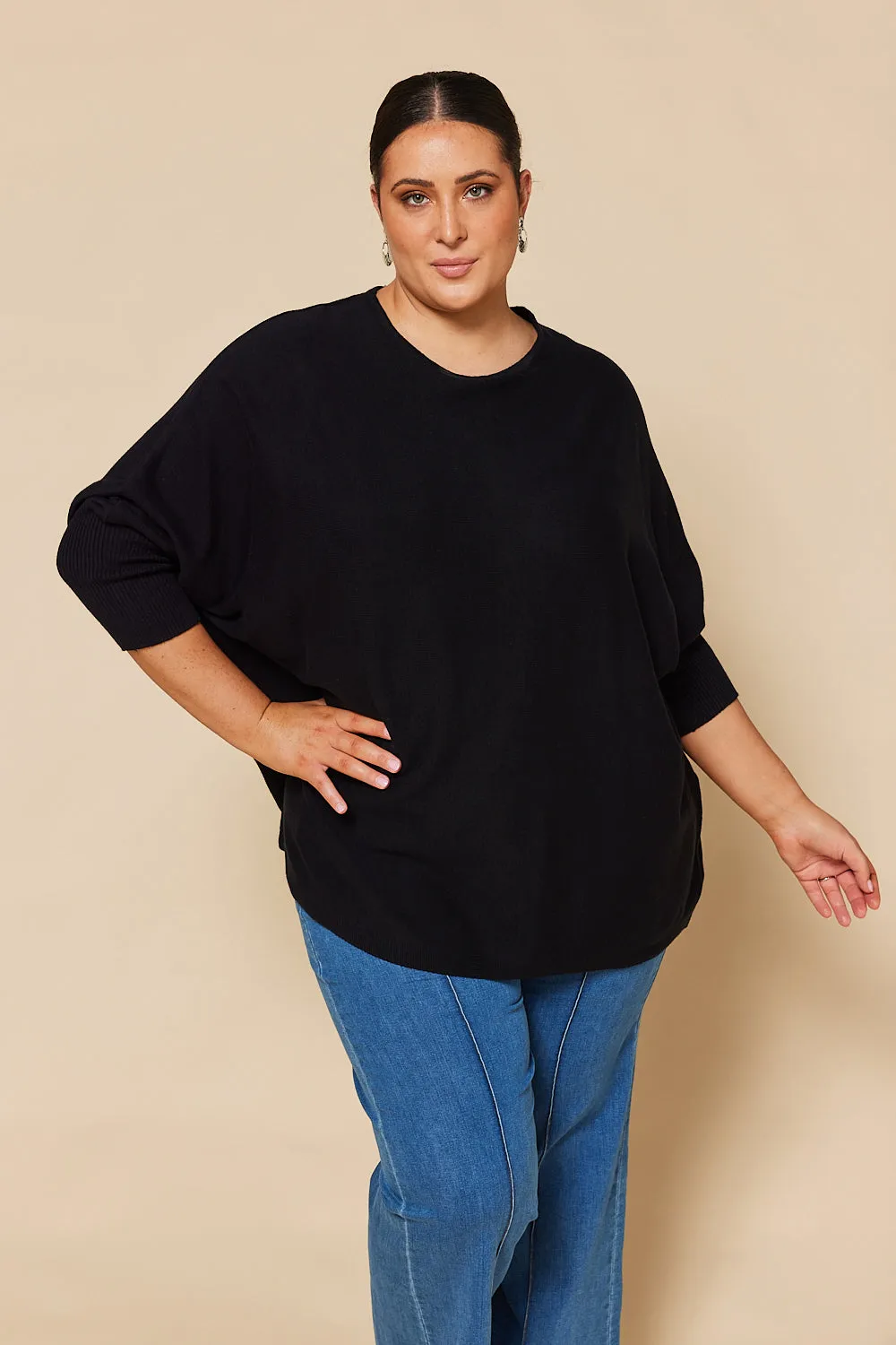 Mia Oversized Jumper in Black