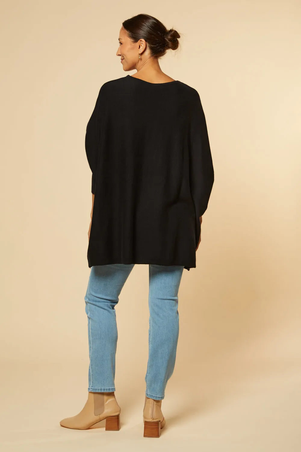 Mia Oversized Jumper in Black