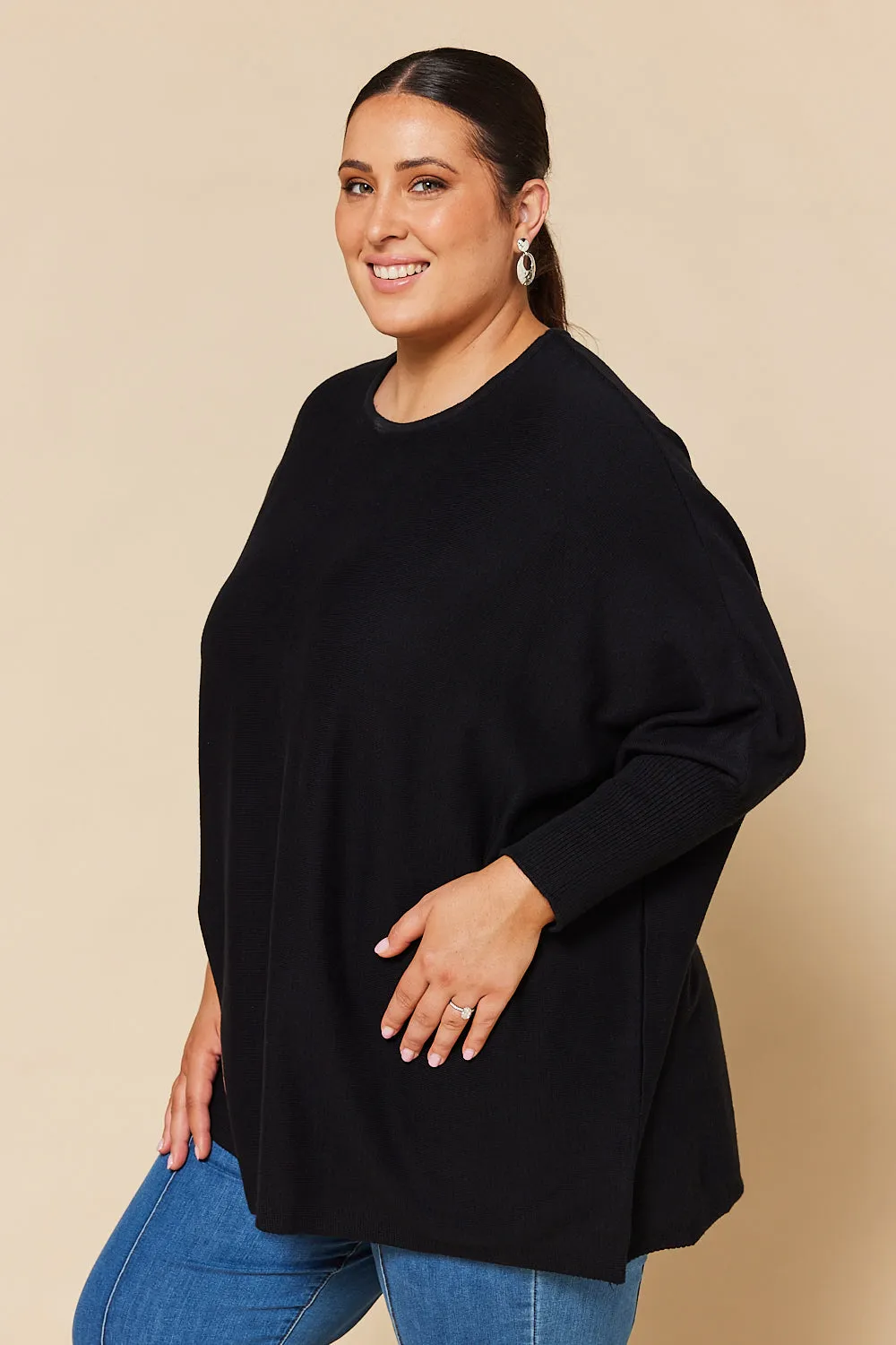 Mia Oversized Jumper in Black