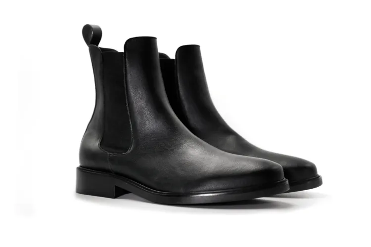 'New Lover' classic chelsea boot in high-quality vegan leather by Brave Gentleman - black