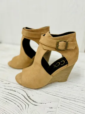 She’s Got It Chic Wedge Heel